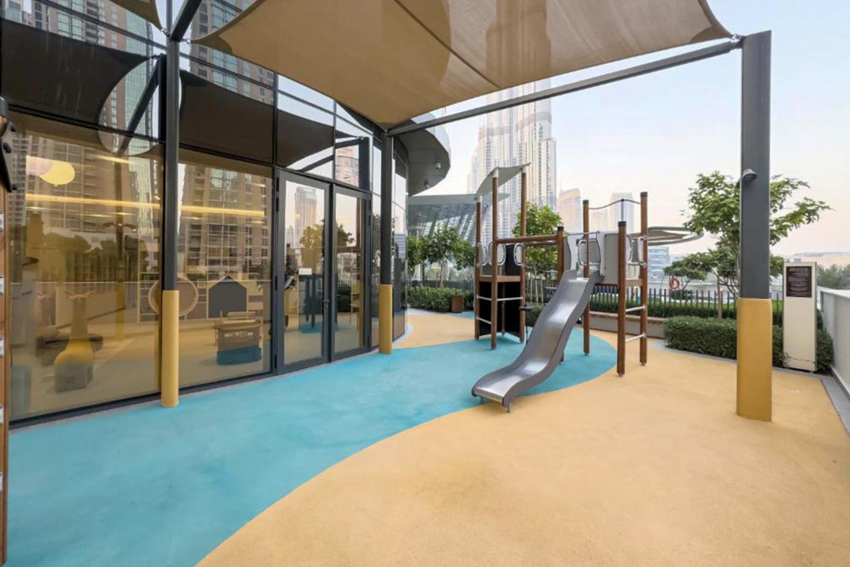 Apartment Livbnb-prestige 1br In Grande, Pool With Iconic Burj Khalifa View